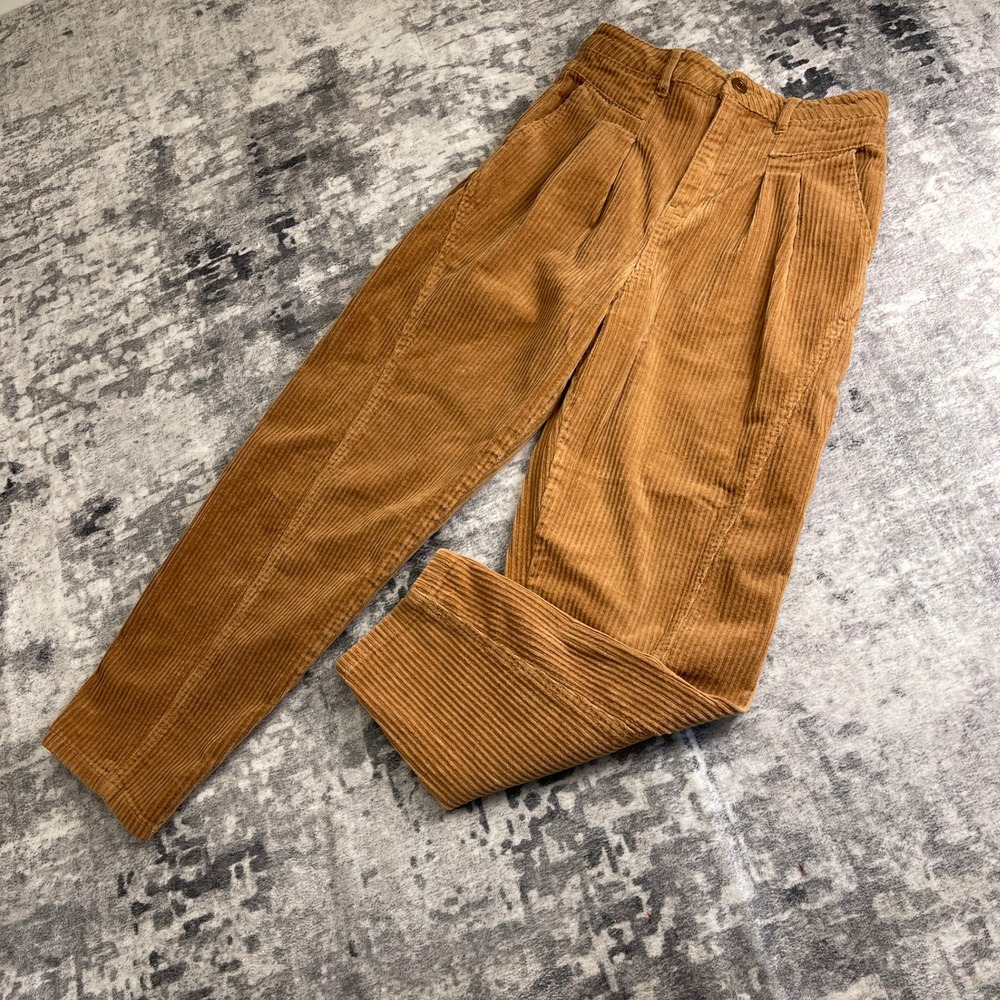 SO Women's 7 Caramel Corduroy Balloon Leg Super High Rise Tapered Twee